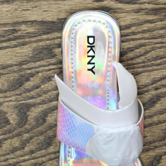 NWT DKNY Women's Footwear Isha Flat Sandal K4169795 Silver Iridescent Halcott 7M - Picture 10 of 11